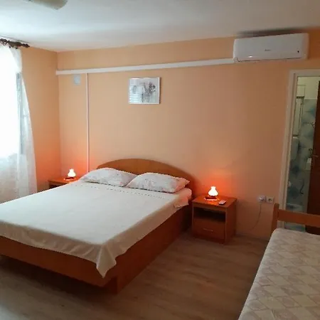 Apartments With A Parking Space Kampor, Rab - 4984 Apartment Kampor