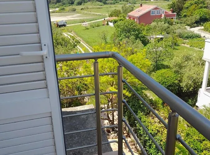 Apartments With Parking Space Kampor, Rab - 4984