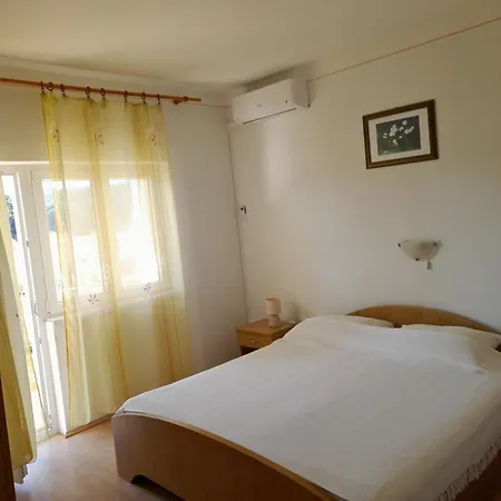 Apartments With Parking Space Kampor, Rab - 4984 Lägenhet